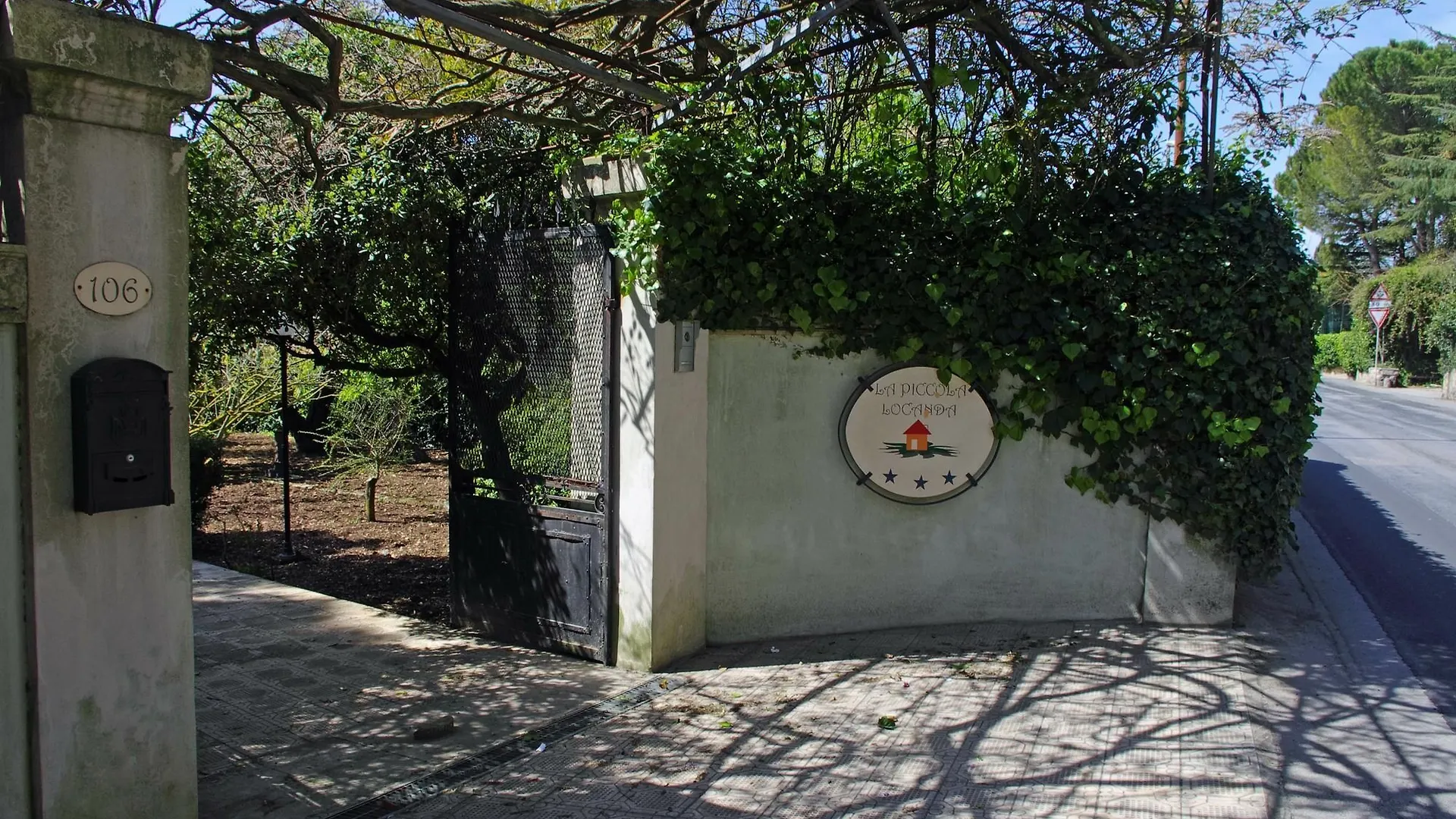 فندق مبيت وإفطار موديكا La Piccola Locanda